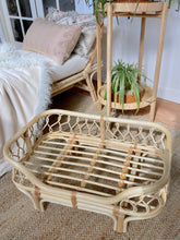 Load image into Gallery viewer, Eleanor Rattan Pet Bed - HAWAII PRE-ORDER Pet Bed Picnic Imports