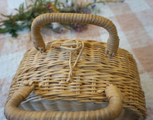 Load image into Gallery viewer, Vintage style Wicker Case
